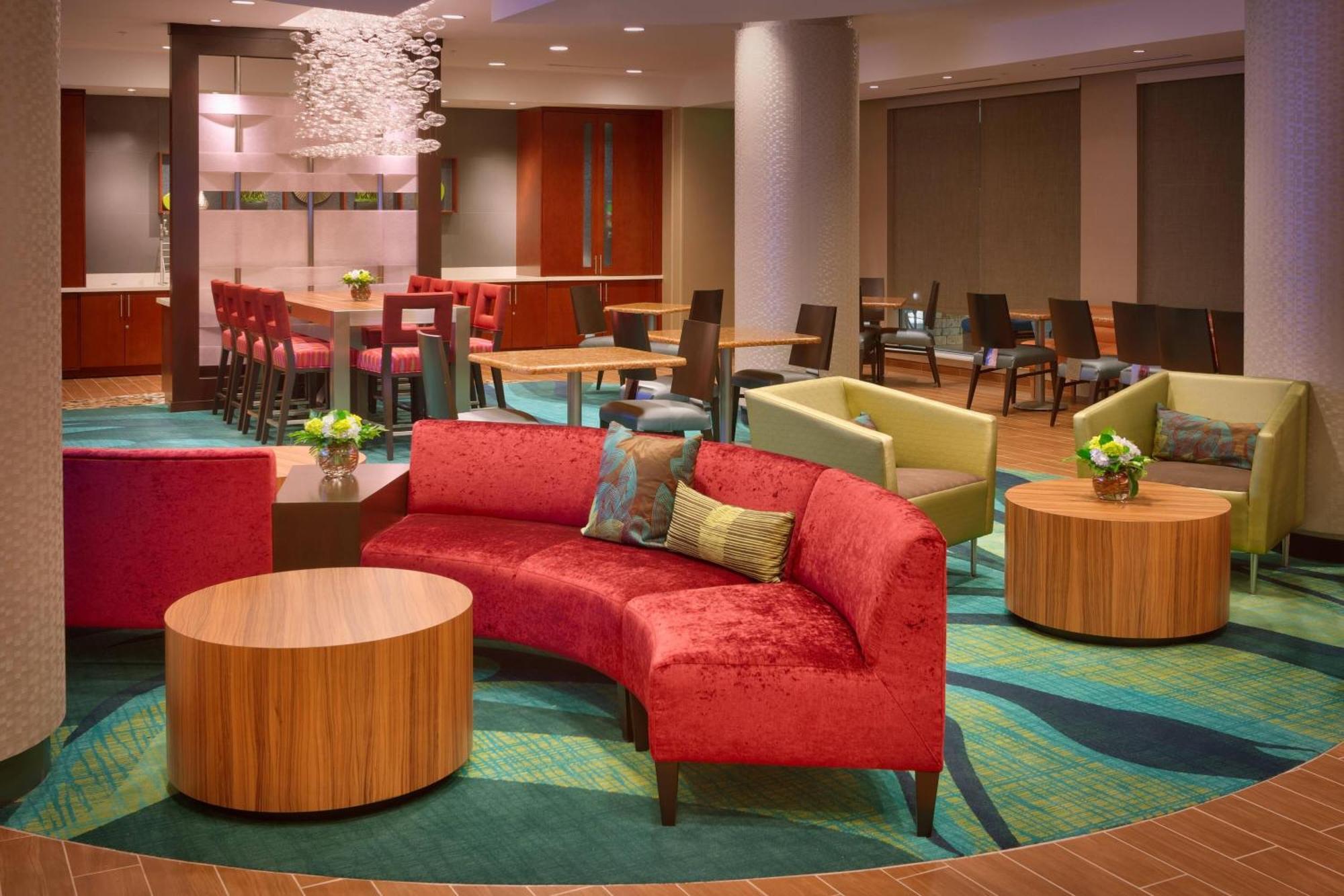 Springhill By Marriott I-45 North Hotel 3*