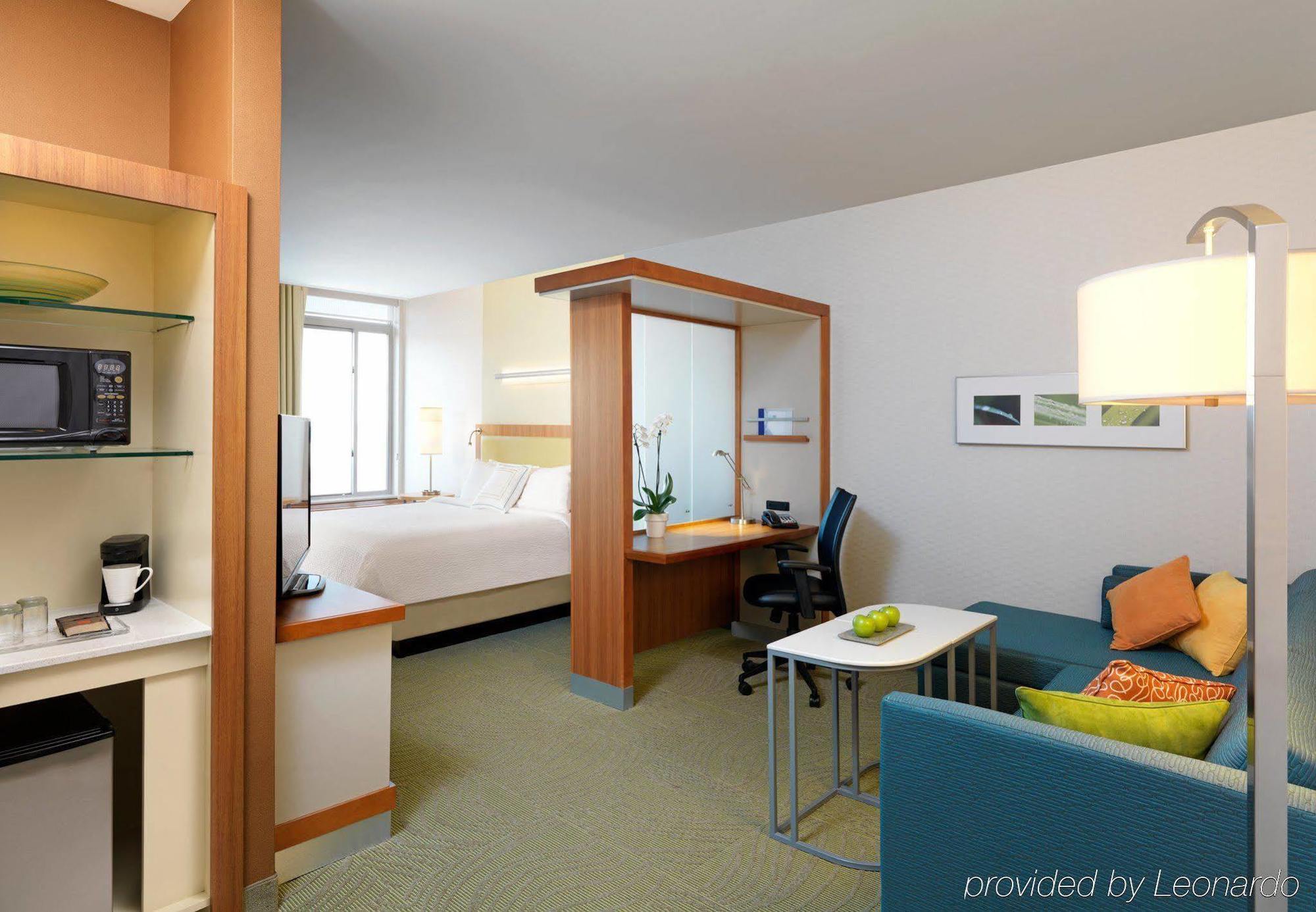 Springhill By Marriott I-45 North Hotel 3*